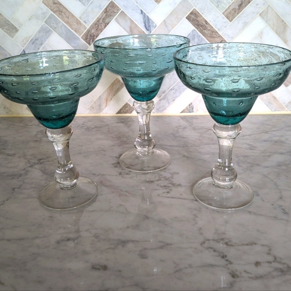 Margarita glasses. Set of 3. Blue bubble design.